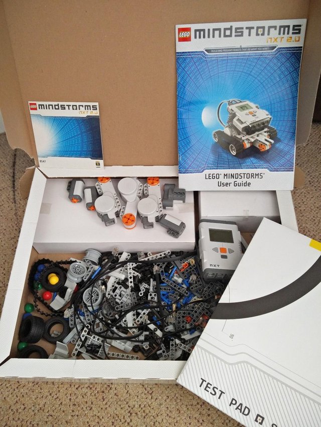 Image 2 of Lego Mindstorms NXT 2.0 8547
