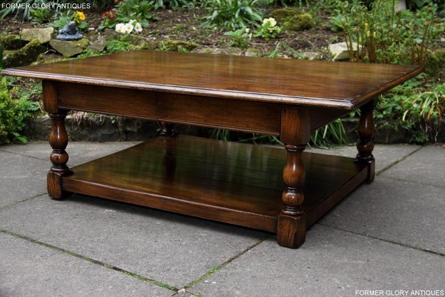 Image 17 of A TITCHMARSH GOODWIN STYLE OAK TWO DRAWER COFFEE TABLE STAND