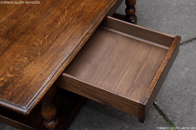 Image 24 of A TITCHMARSH GOODWIN STYLE OAK TWO DRAWER COFFEE TABLE STAND