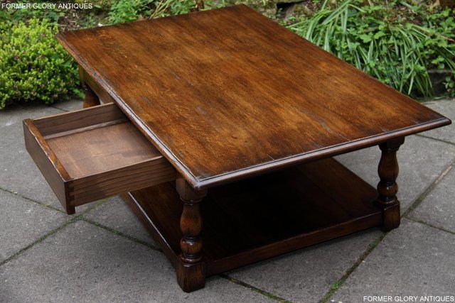 Image 26 of A TITCHMARSH GOODWIN STYLE OAK TWO DRAWER COFFEE TABLE STAND