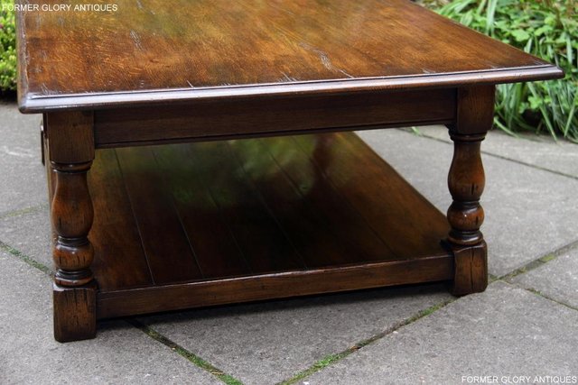 Image 31 of A TITCHMARSH GOODWIN STYLE OAK TWO DRAWER COFFEE TABLE STAND