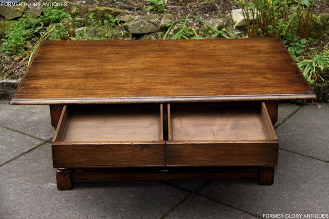 Image 37 of A TITCHMARSH GOODWIN STYLE OAK TWO DRAWER COFFEE TABLE STAND