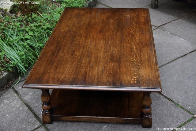 Image 42 of A TITCHMARSH GOODWIN STYLE OAK TWO DRAWER COFFEE TABLE STAND