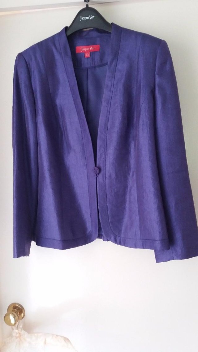Preview of the first image of Jaques Vert Jacket pale lilac colour.
