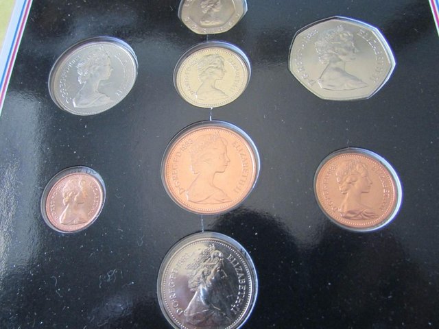 Image 2 of 1983 UNITED KINGDOM UNCIRCULATED COIN COLLECTION.