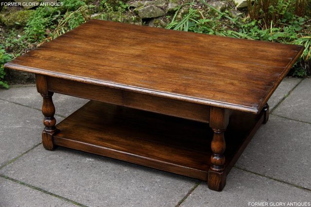 Image 15 of A TITCHMARSH GOODWIN STYLE OAK TWO DRAWER COFFEE TABLE STAND