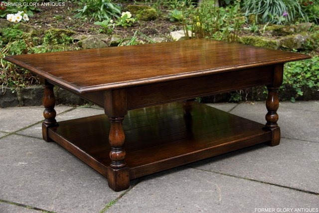 Image 34 of A TITCHMARSH GOODWIN STYLE OAK TWO DRAWER COFFEE TABLE STAND
