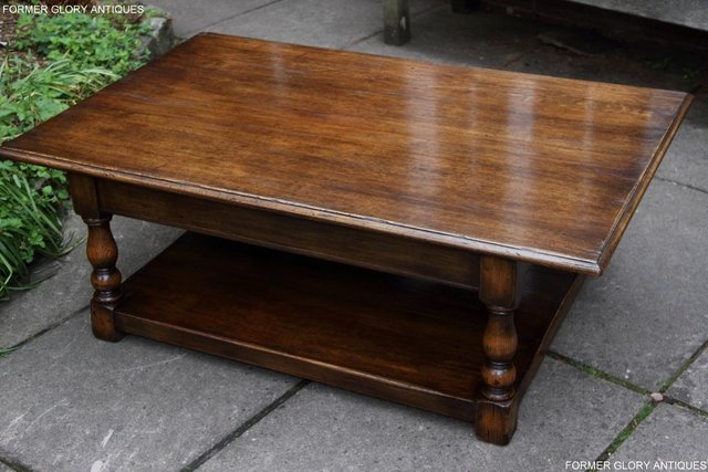 Image 39 of A TITCHMARSH GOODWIN STYLE OAK TWO DRAWER COFFEE TABLE STAND