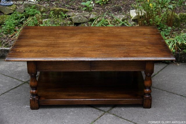 Image 46 of A TITCHMARSH GOODWIN STYLE OAK TWO DRAWER COFFEE TABLE STAND