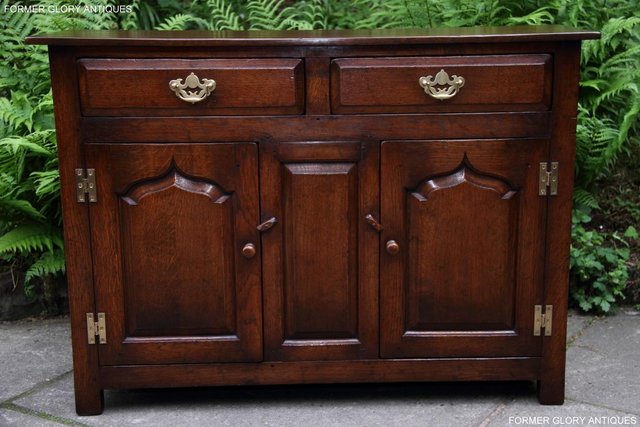 Image 10 of A TITCHMARSH & GOODWIN OAK DRESSER BASE SIDEBOARD HALL TABLE