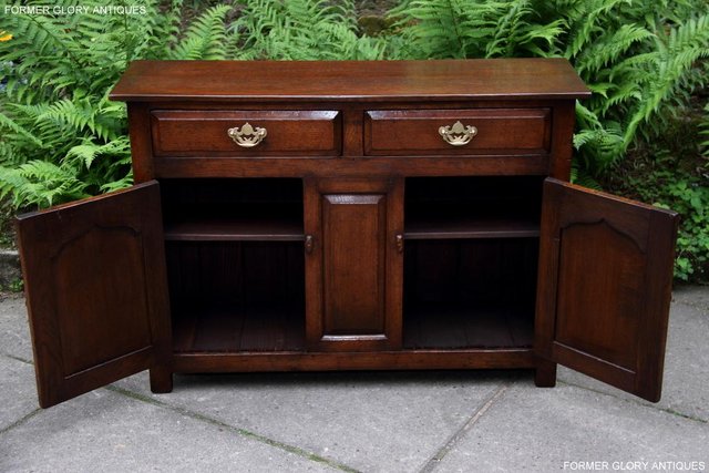 Image 12 of A TITCHMARSH & GOODWIN OAK DRESSER BASE SIDEBOARD HALL TABLE
