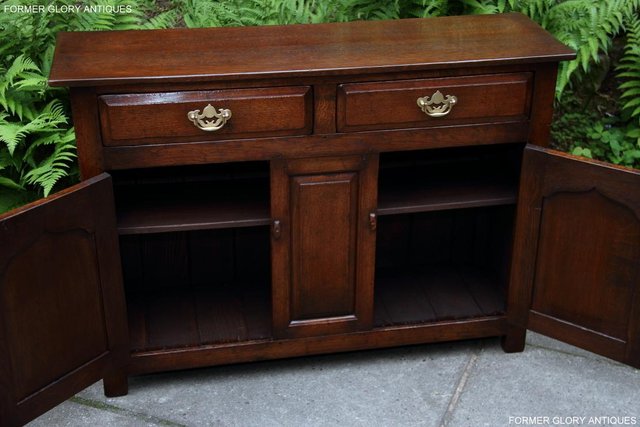 Image 25 of A TITCHMARSH & GOODWIN OAK DRESSER BASE SIDEBOARD HALL TABLE