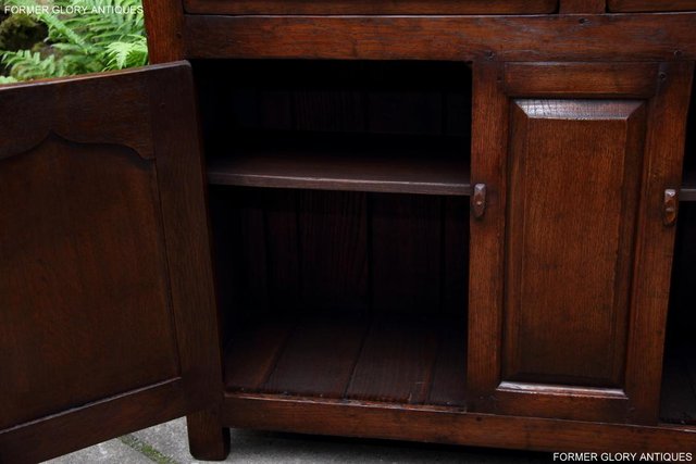 Image 43 of A TITCHMARSH & GOODWIN OAK DRESSER BASE SIDEBOARD HALL TABLE