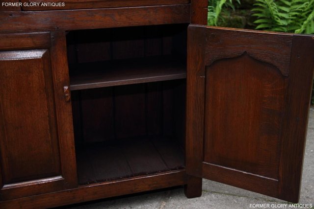 Image 47 of A TITCHMARSH & GOODWIN OAK DRESSER BASE SIDEBOARD HALL TABLE