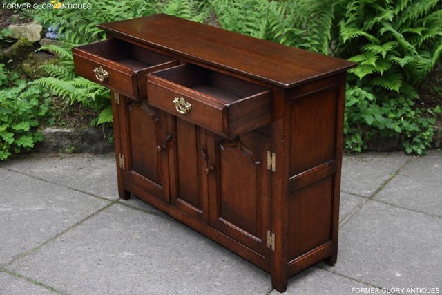 Image 48 of A TITCHMARSH & GOODWIN OAK DRESSER BASE SIDEBOARD HALL TABLE