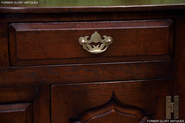 Image 57 of A TITCHMARSH & GOODWIN OAK DRESSER BASE SIDEBOARD HALL TABLE