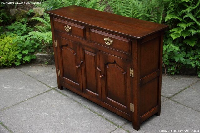 Image 59 of A TITCHMARSH & GOODWIN OAK DRESSER BASE SIDEBOARD HALL TABLE