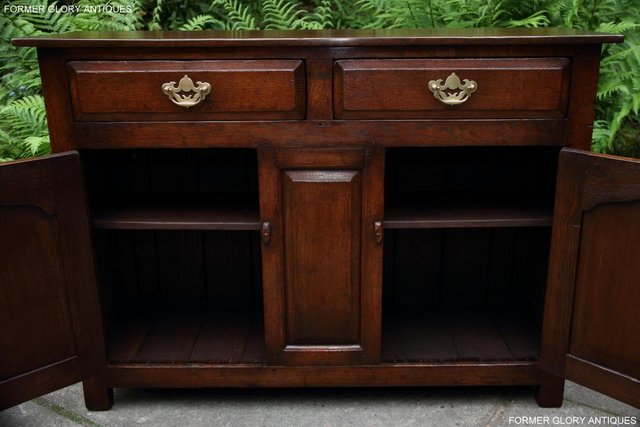 Image 62 of A TITCHMARSH & GOODWIN OAK DRESSER BASE SIDEBOARD HALL TABLE