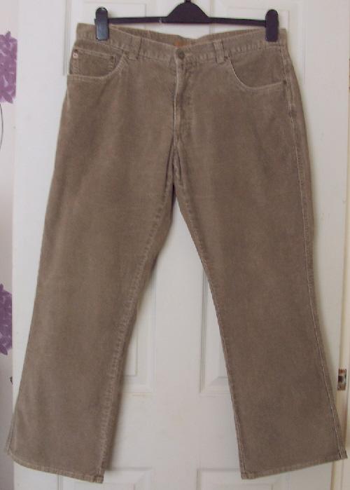 Preview of the first image of Men's Beige Corduroy Jeans By River Island - 36W/29L  B22.