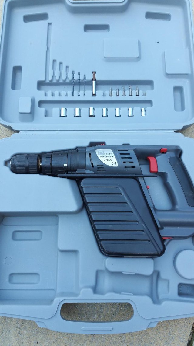 Image 3 of Battery Drill