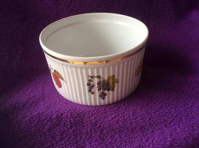 Preview of the first image of ROYAL WORCESTER EVESHAM DEEP SOUFFLE DISH.
