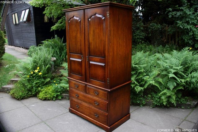 Image 26 of TITCHMARSH GOODWIN ROYAL OAK WARDROBE CHEST OF DRAWERS STAND