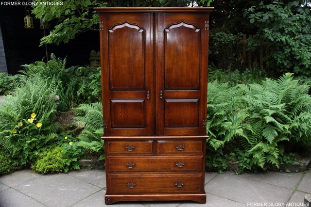 Image 28 of TITCHMARSH GOODWIN ROYAL OAK WARDROBE CHEST OF DRAWERS STAND