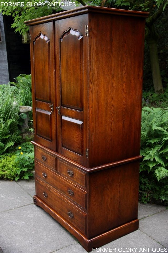 Image 29 of TITCHMARSH GOODWIN ROYAL OAK WARDROBE CHEST OF DRAWERS STAND
