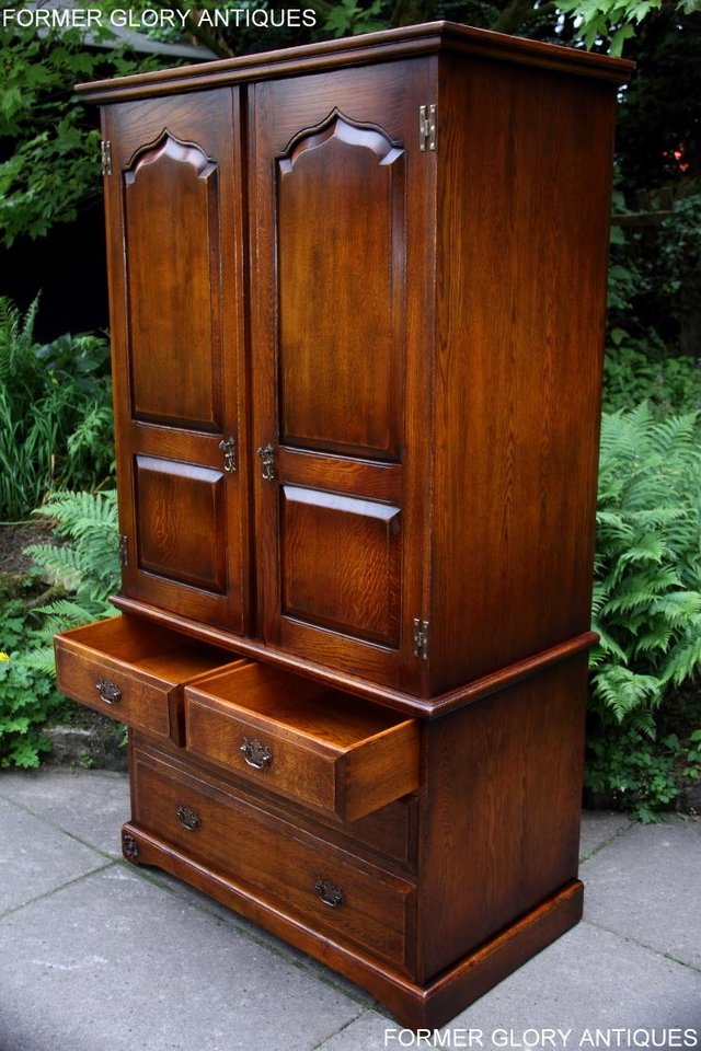 Image 34 of TITCHMARSH GOODWIN ROYAL OAK WARDROBE CHEST OF DRAWERS STAND