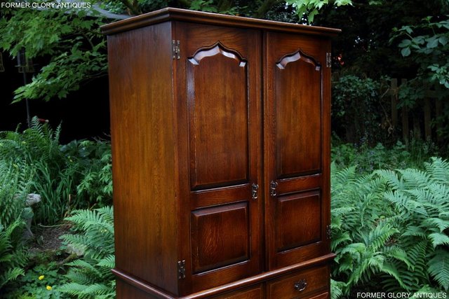 Image 43 of TITCHMARSH GOODWIN ROYAL OAK WARDROBE CHEST OF DRAWERS STAND