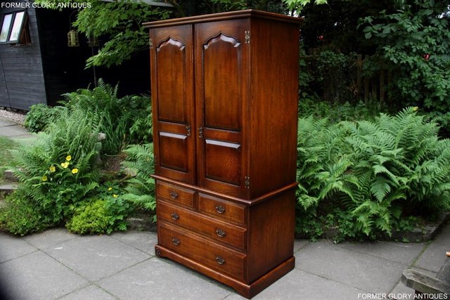 Image 57 of TITCHMARSH GOODWIN ROYAL OAK WARDROBE CHEST OF DRAWERS STAND