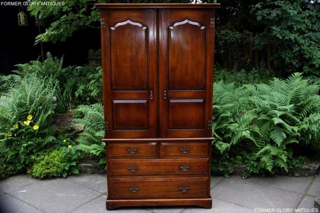 Image 64 of TITCHMARSH GOODWIN ROYAL OAK WARDROBE CHEST OF DRAWERS STAND