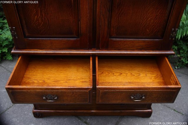 Image 69 of TITCHMARSH GOODWIN ROYAL OAK WARDROBE CHEST OF DRAWERS STAND