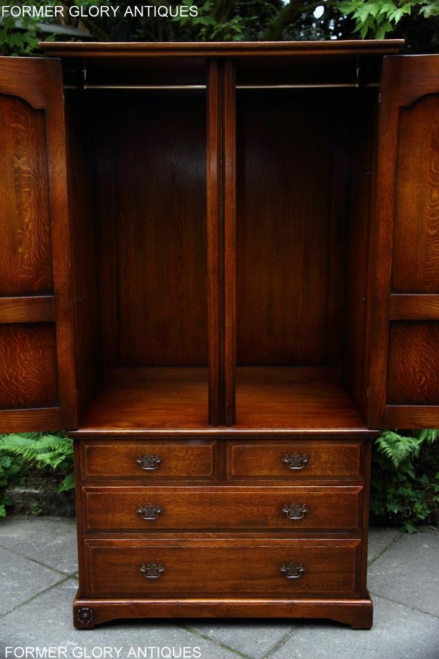 Image 71 of TITCHMARSH GOODWIN ROYAL OAK WARDROBE CHEST OF DRAWERS STAND