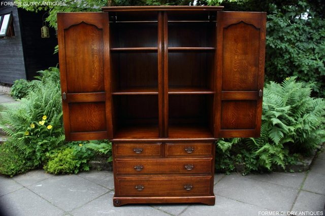 Image 86 of TITCHMARSH GOODWIN ROYAL OAK WARDROBE CHEST OF DRAWERS STAND