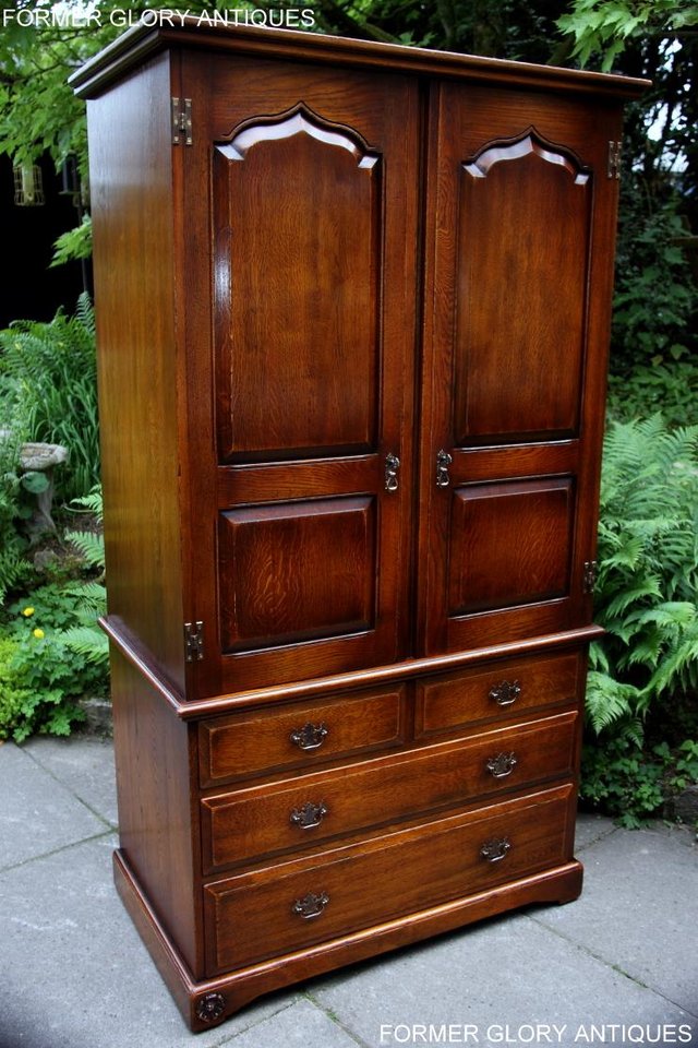 Image 90 of TITCHMARSH GOODWIN ROYAL OAK WARDROBE CHEST OF DRAWERS STAND
