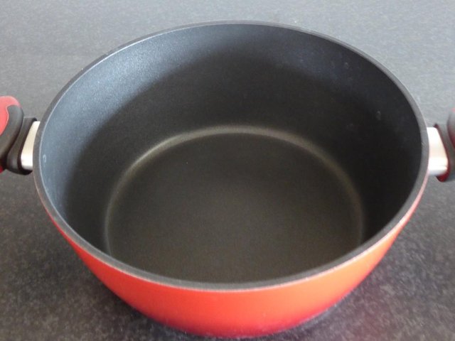 Preview of the first image of Non Stick Casserole Dish.