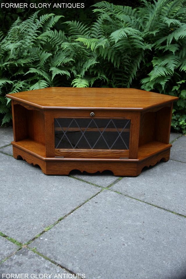 Image 6 of OLD CHARM STYLE OAK CORNER TV HI FI DVD CABINET TABLE STAND