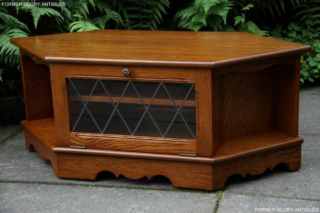 Image 10 of OLD CHARM STYLE OAK CORNER TV HI FI DVD CABINET TABLE STAND