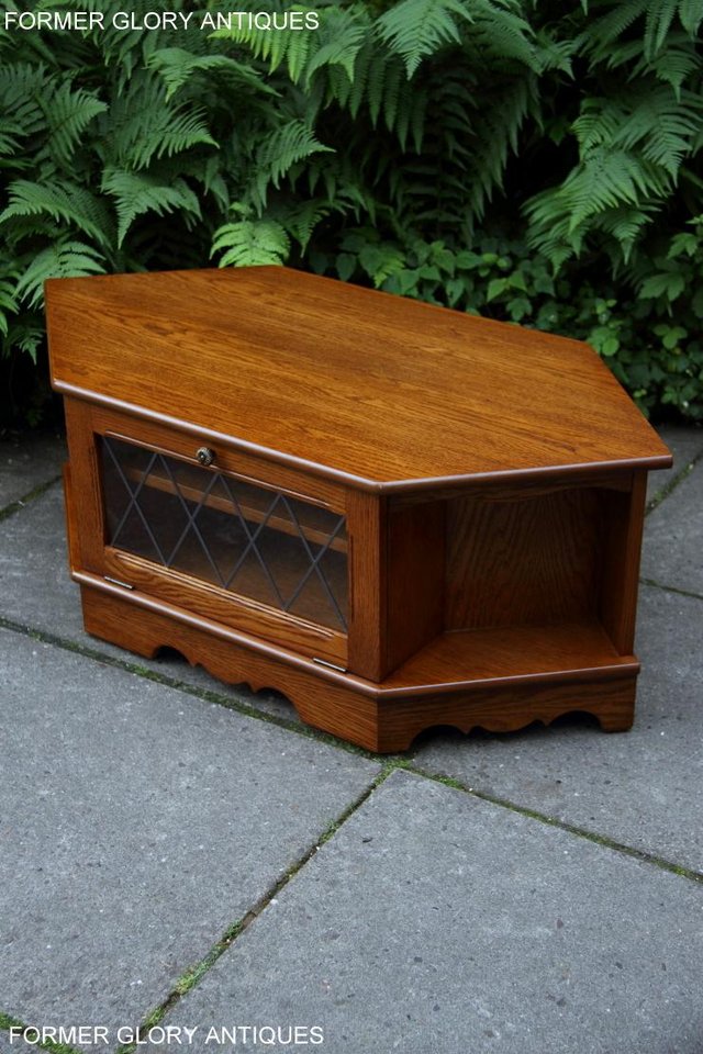 Image 11 of OLD CHARM STYLE OAK CORNER TV HI FI DVD CABINET TABLE STAND