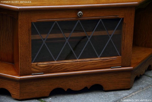 Image 13 of OLD CHARM STYLE OAK CORNER TV HI FI DVD CABINET TABLE STAND