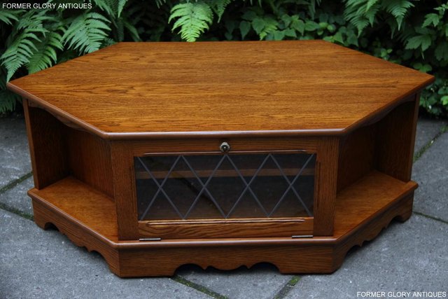 Image 18 of OLD CHARM STYLE OAK CORNER TV HI FI DVD CABINET TABLE STAND