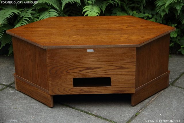 Image 28 of OLD CHARM STYLE OAK CORNER TV HI FI DVD CABINET TABLE STAND