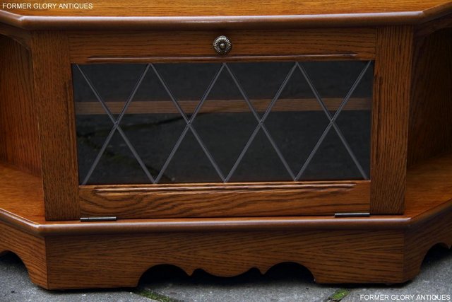 Image 29 of OLD CHARM STYLE OAK CORNER TV HI FI DVD CABINET TABLE STAND
