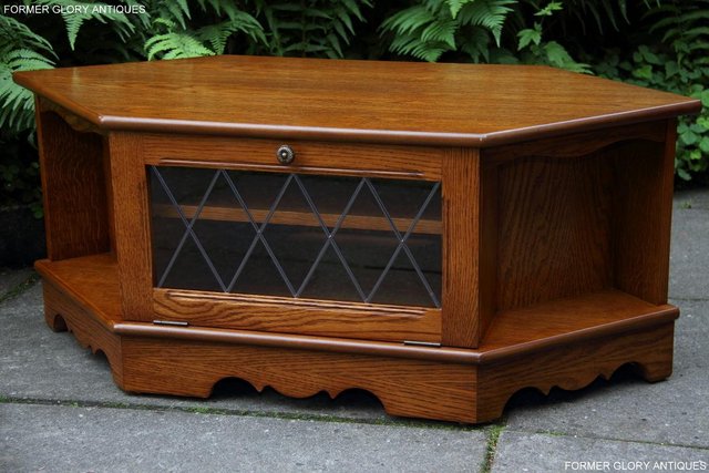 Image 36 of OLD CHARM STYLE OAK CORNER TV HI FI DVD CABINET TABLE STAND