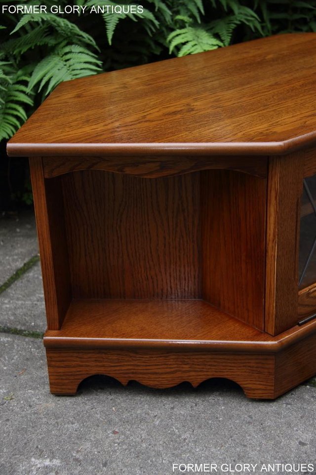 Image 38 of OLD CHARM STYLE OAK CORNER TV HI FI DVD CABINET TABLE STAND