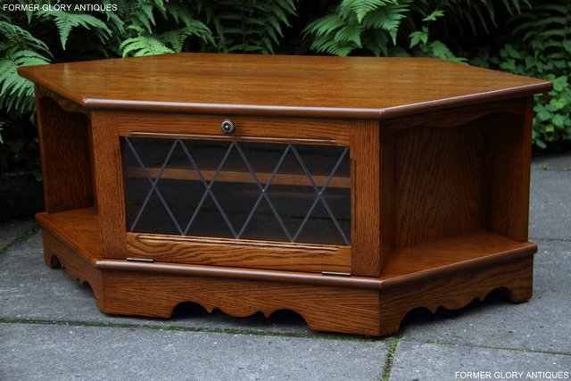 Image 42 of OLD CHARM STYLE OAK CORNER TV HI FI DVD CABINET TABLE STAND