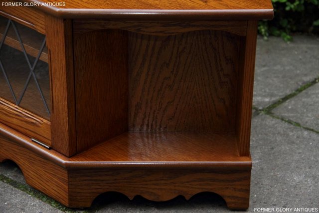 Image 43 of OLD CHARM STYLE OAK CORNER TV HI FI DVD CABINET TABLE STAND