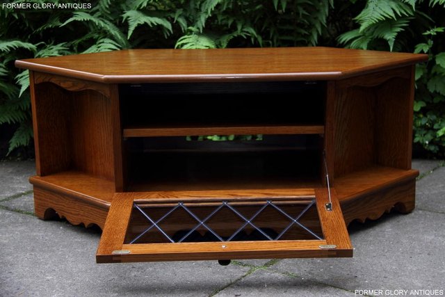 Image 48 of OLD CHARM STYLE OAK CORNER TV HI FI DVD CABINET TABLE STAND