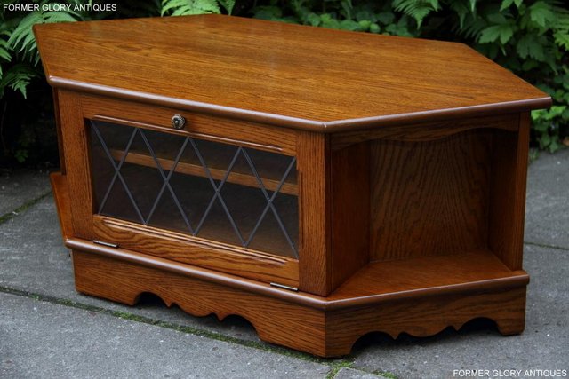 Image 51 of OLD CHARM STYLE OAK CORNER TV HI FI DVD CABINET TABLE STAND